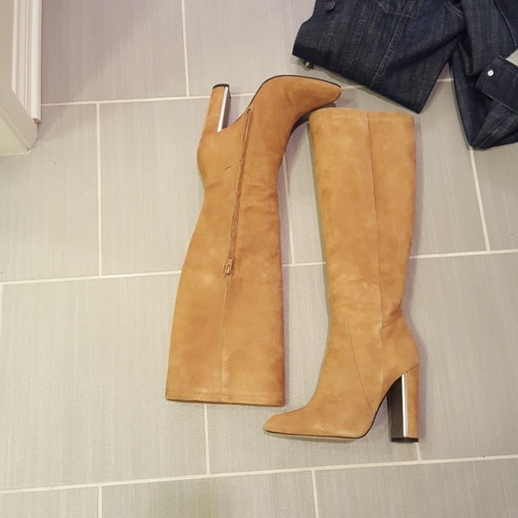 BCBG MAX AZRIA Boot 8.5 - Picture 2 of 8